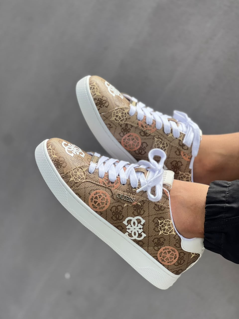 TENIS GUESS RENZY ORIGINAL*