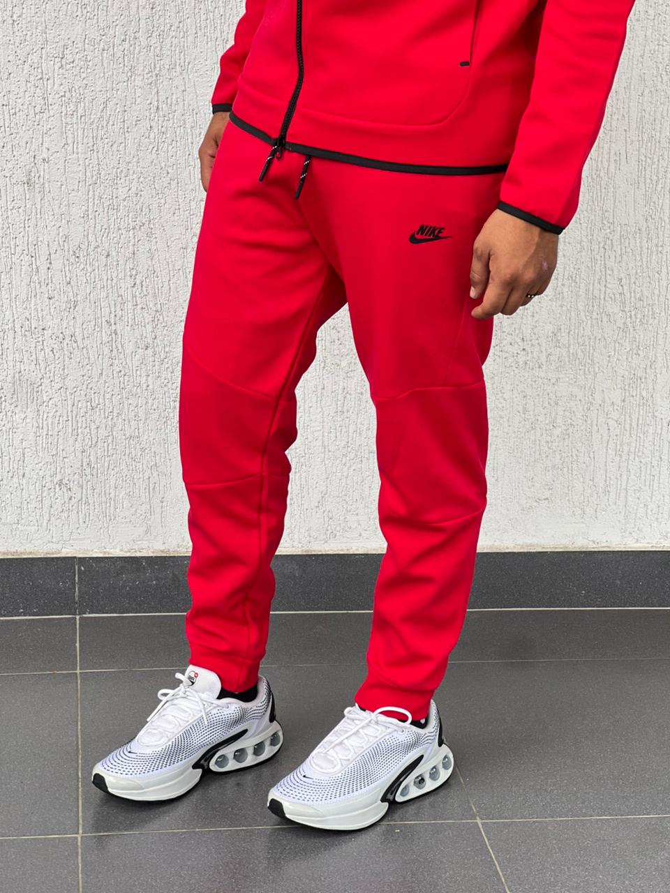CONJUNTO NIKE TECH PREMIUM
