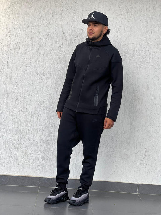 CONJUNTO NIKE TECH PREMIUM
