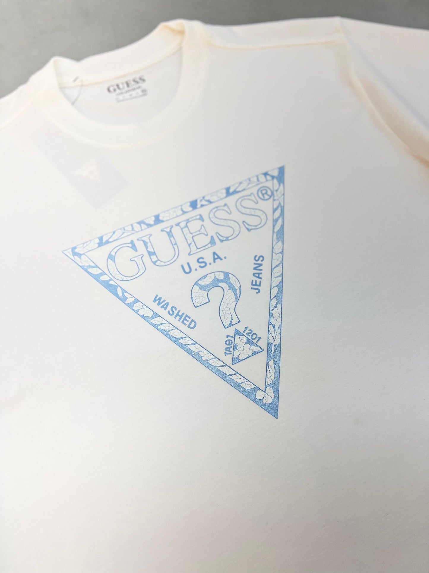 CAMISETA GUESS PREMIUM