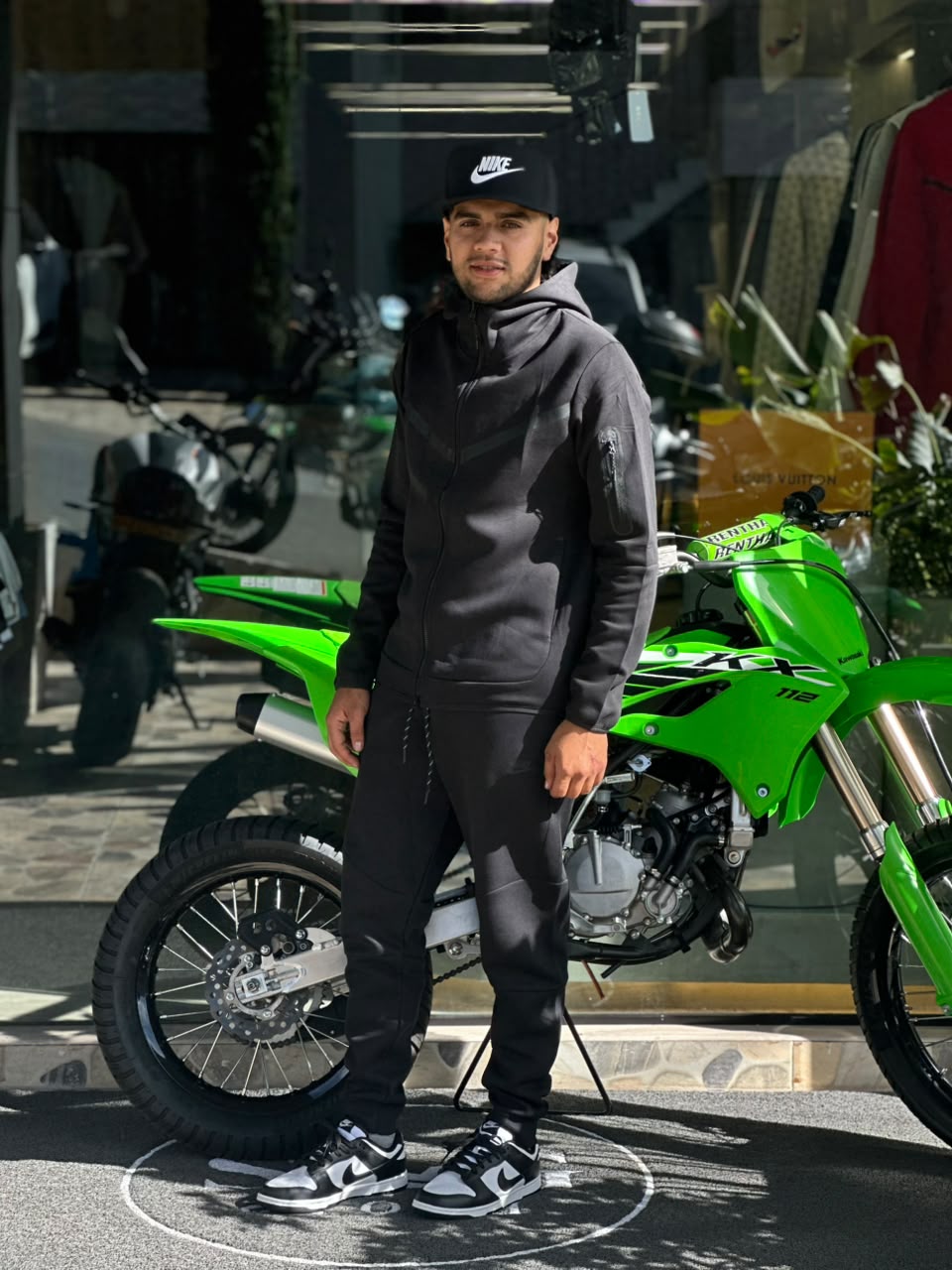 CONJUNTO NIKE TECH PREMIUM
