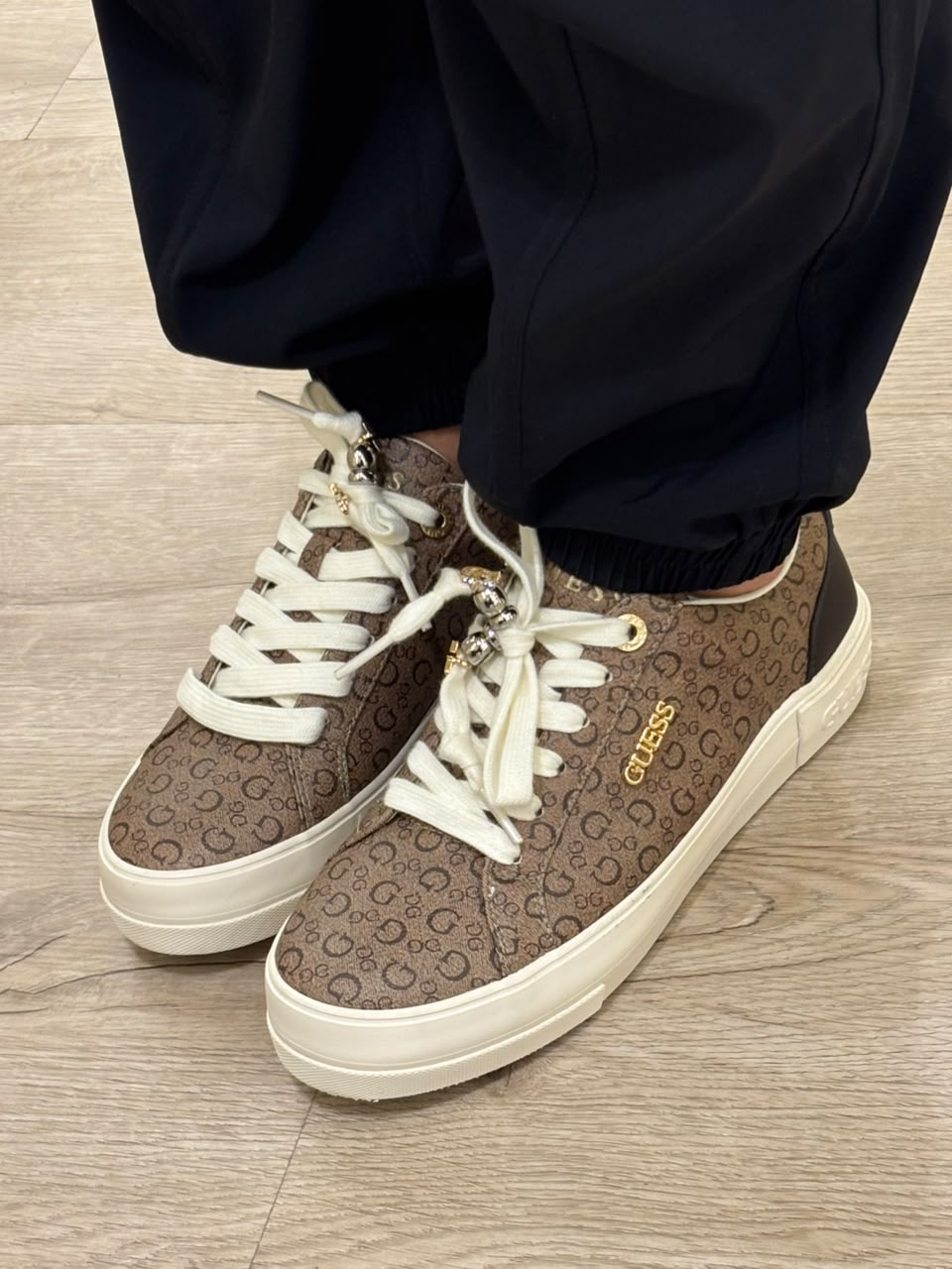 TENIS GUESS MAKELY ORIGINAL-