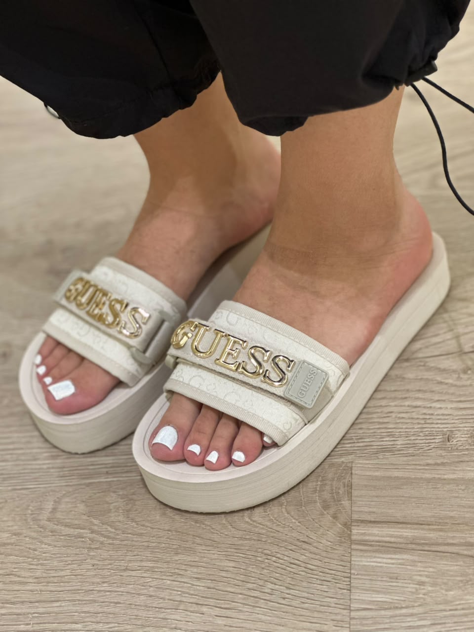 CHANCLAS GUESS ORIGINALES-