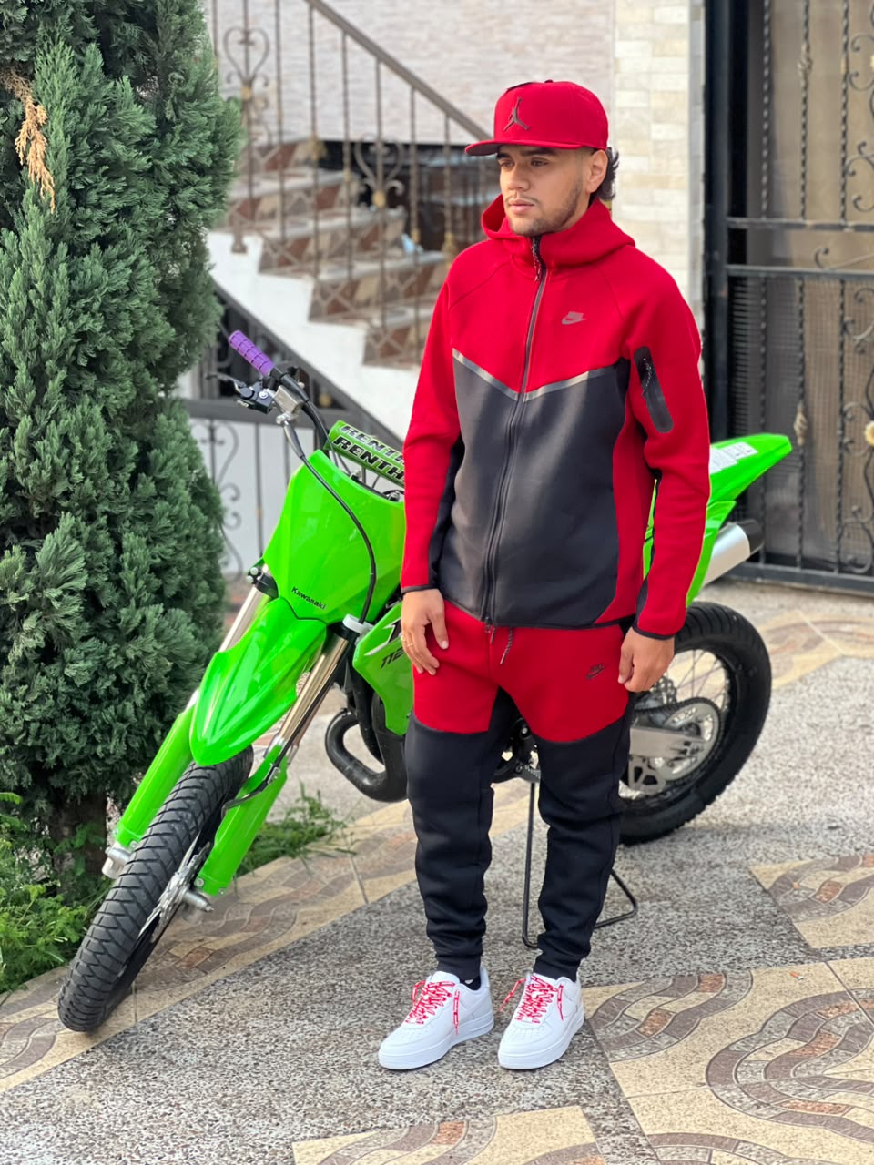 CONJUNTO NIKE TECH PREMIUM