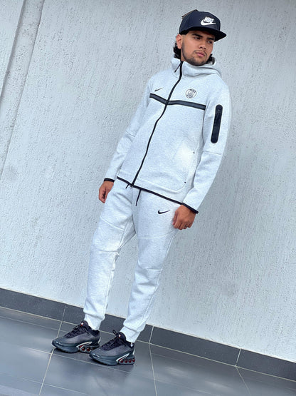 CONJUNTO NIKE TECH PREMIUM
